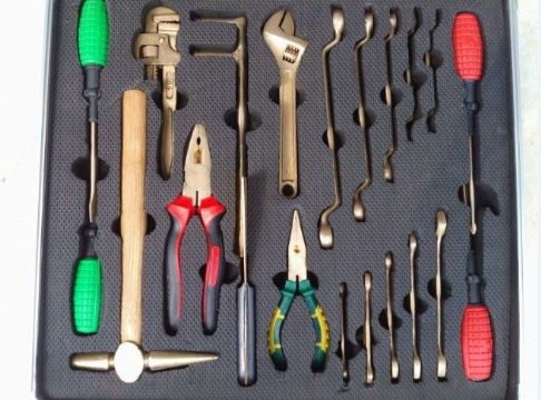 點擊查看詳細信息<br>標題：無火花工具組 閱讀次數(shù)：6063