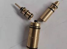 點擊查看詳細信息<br>標題：氣動錨桿鉆機上面氣馬達閥組 閱讀次數(shù)：1722